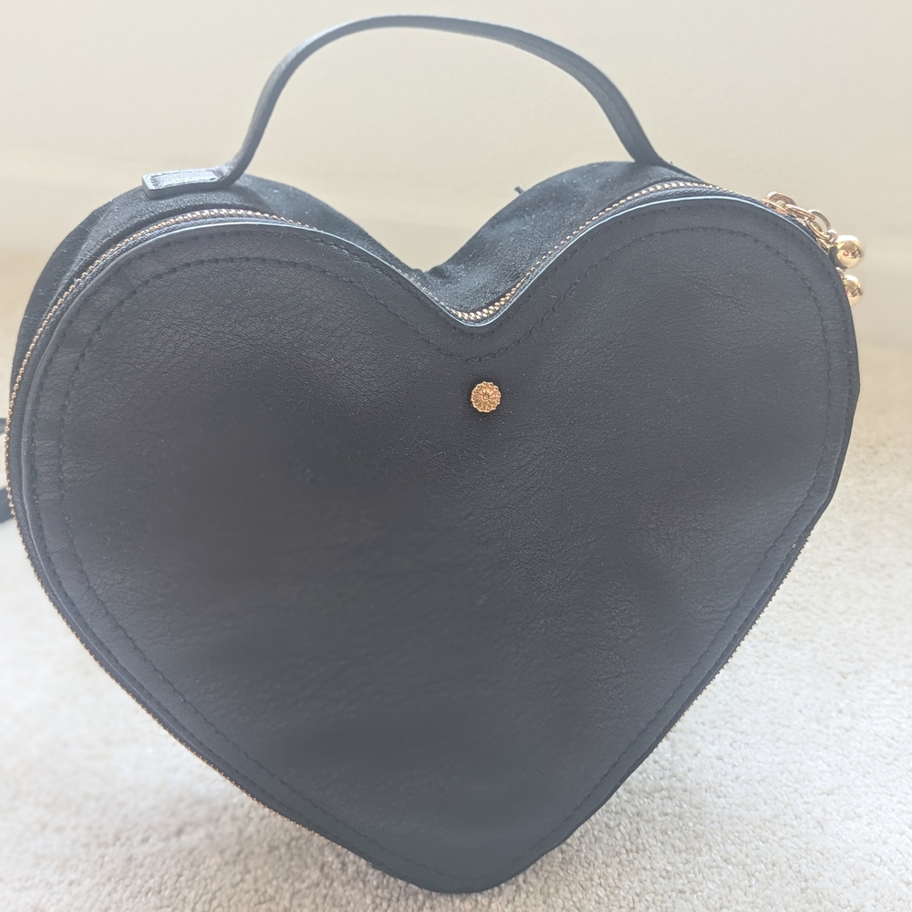 Lauren Conrad Black Heart-Shaped Women's Bag